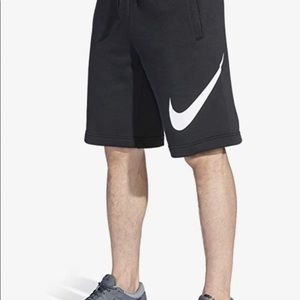 Mens Nike Sportswear Club graphic shorts size med.